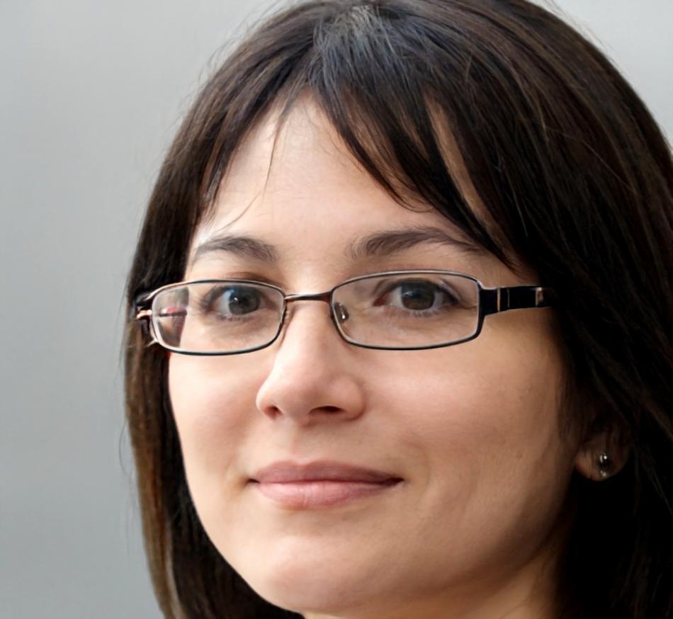 Portrait de Célestine Moreau, experte en stratégie d'entreprise